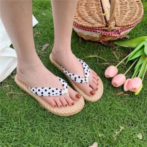 Flip Flops - One Size Smaller - Dotted - White / 36