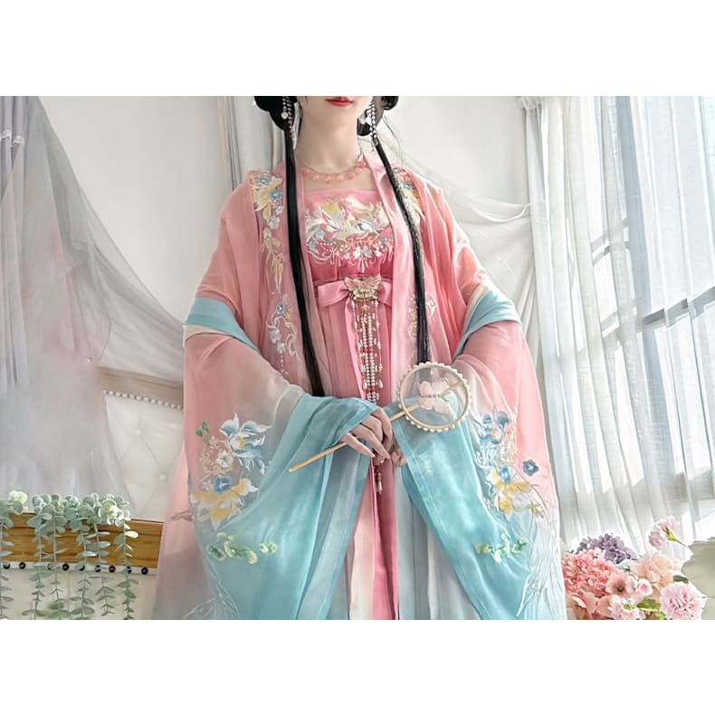 Floral Embroidered Hanfu Maxi Dress / Embroidered Light