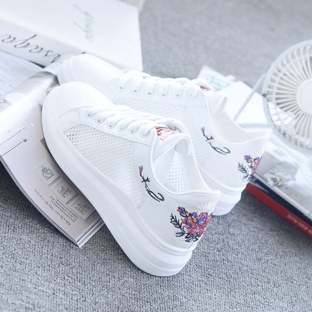 Floral Embroidered Mesh Panel Platform Sneakers - White / 35