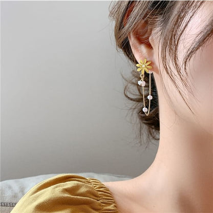 Floral Faux Pearl Asymmetrical Alloy Dangle Earring