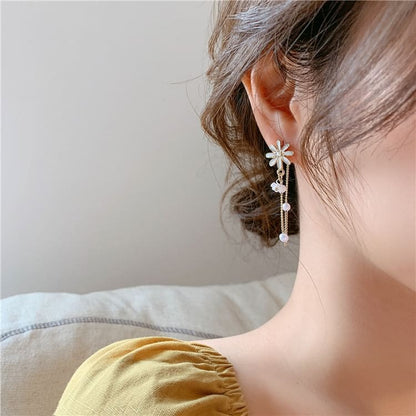 Floral Faux Pearl Asymmetrical Alloy Dangle Earring