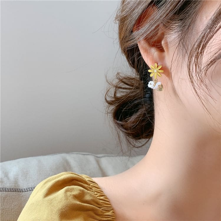 Floral Faux Pearl Asymmetrical Alloy Dangle Earring