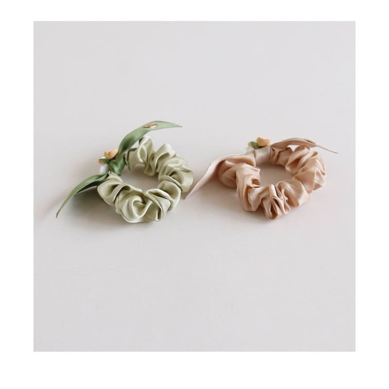 Floral Faux Pearl Ribbon Scrunchie