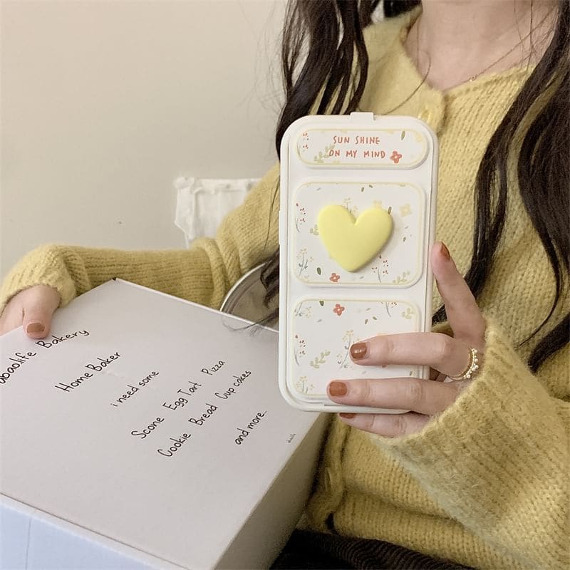 Floral Heart Foldable Stand Phone Case - iPhone 15 Pro Max