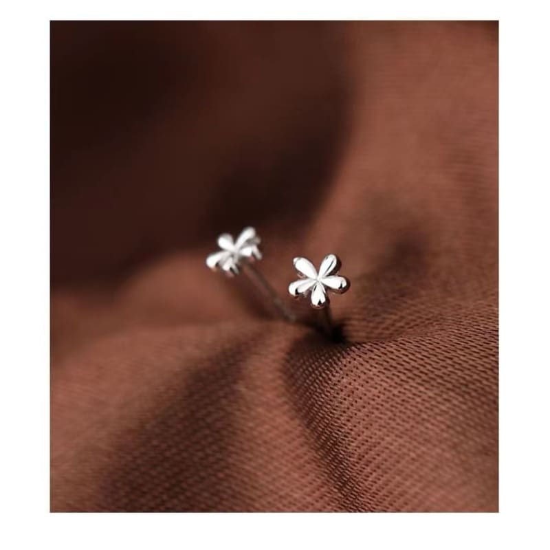 Floral Sterling Silver Stud Earring