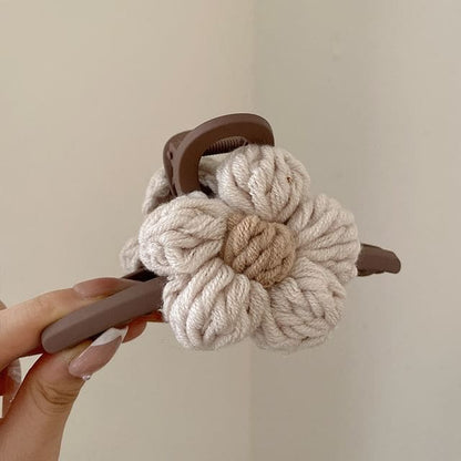 Floral Yarn Hair Clamp - 01 - Off-White / One Size