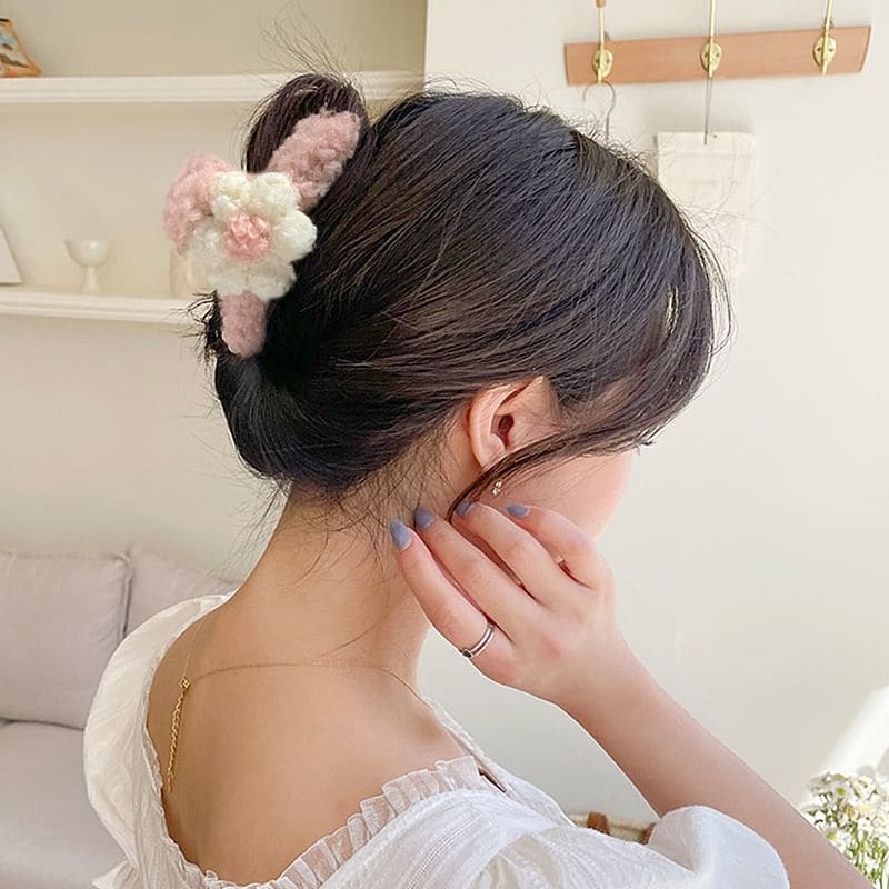 Flower Boucle Hair Claw