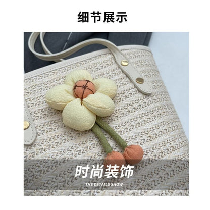 Flower Detail Straw Tote Bag