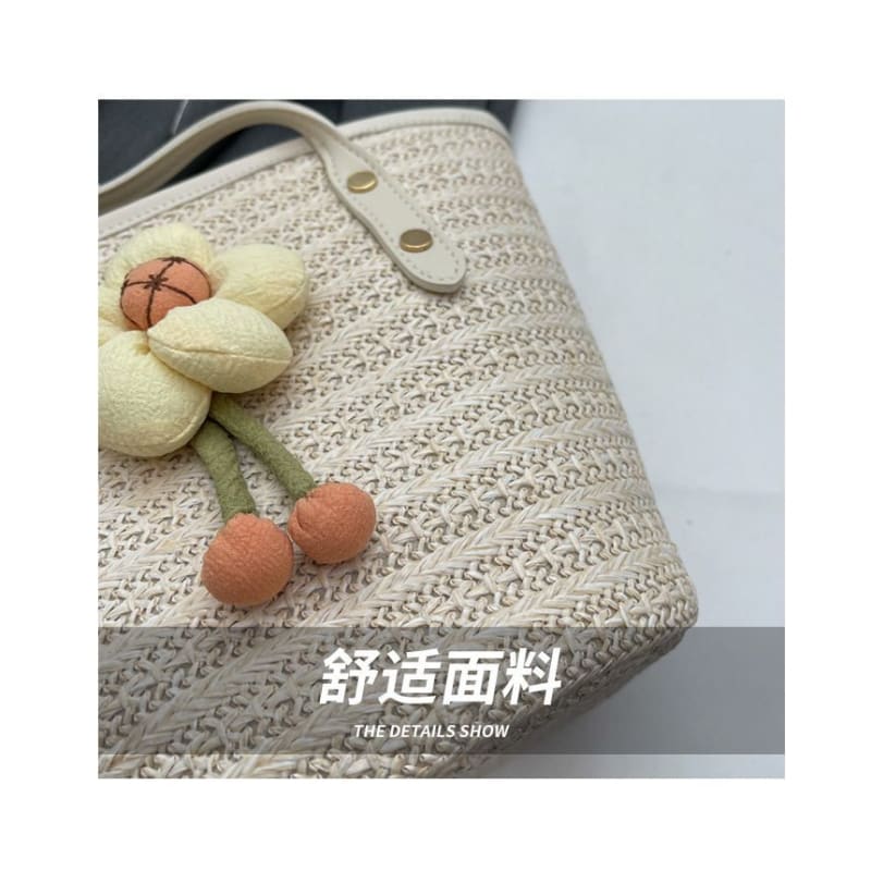 Flower Detail Straw Tote Bag