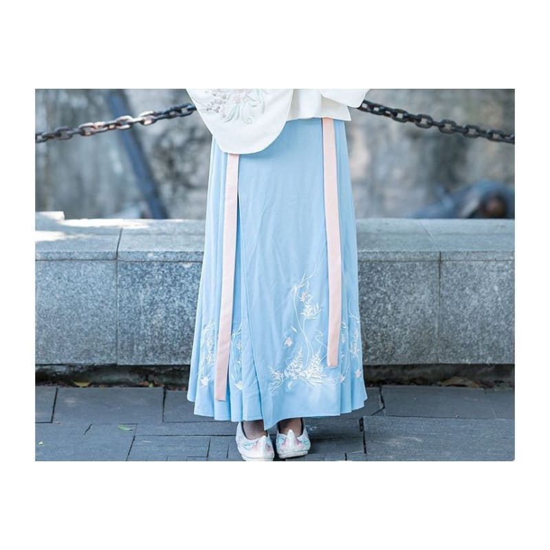 Flower Embroidered Hanfu Blouse / High Waist Maxi