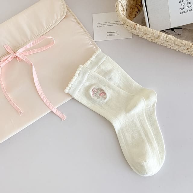 Flower Embroidered Socks - White / 35 To 40