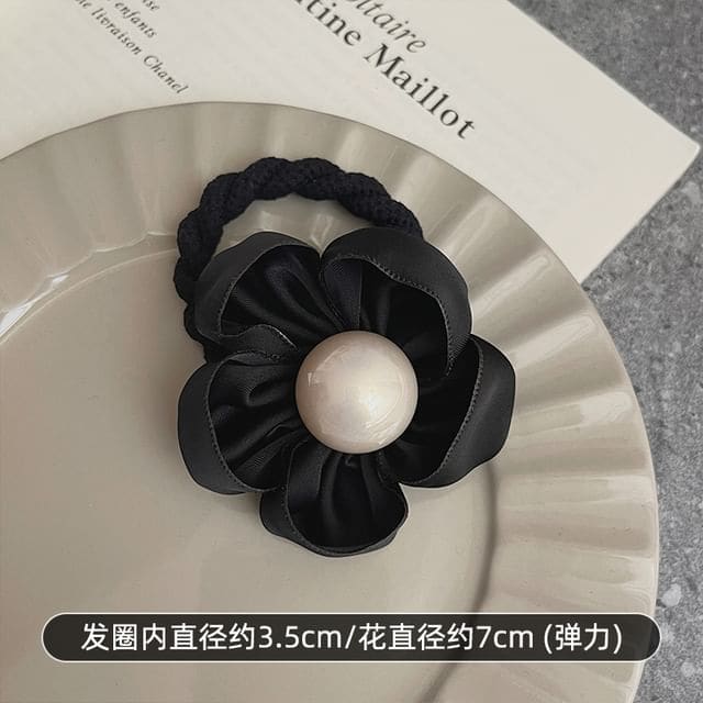 Flower Faux Pearl Hair Tie - Black / One Size