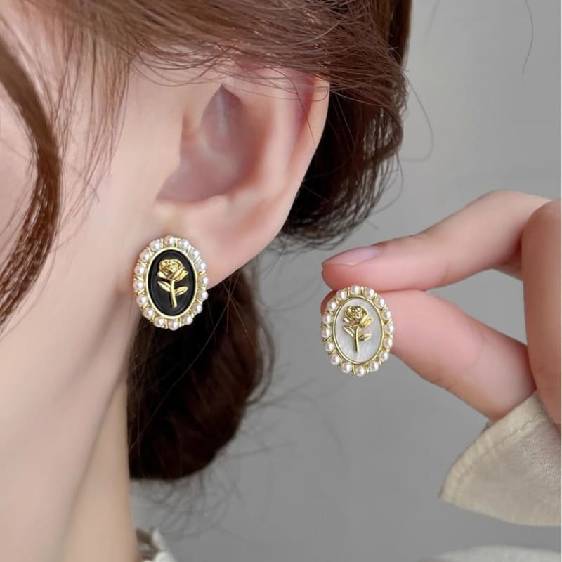 Flower Faux Pearl Stud Earring