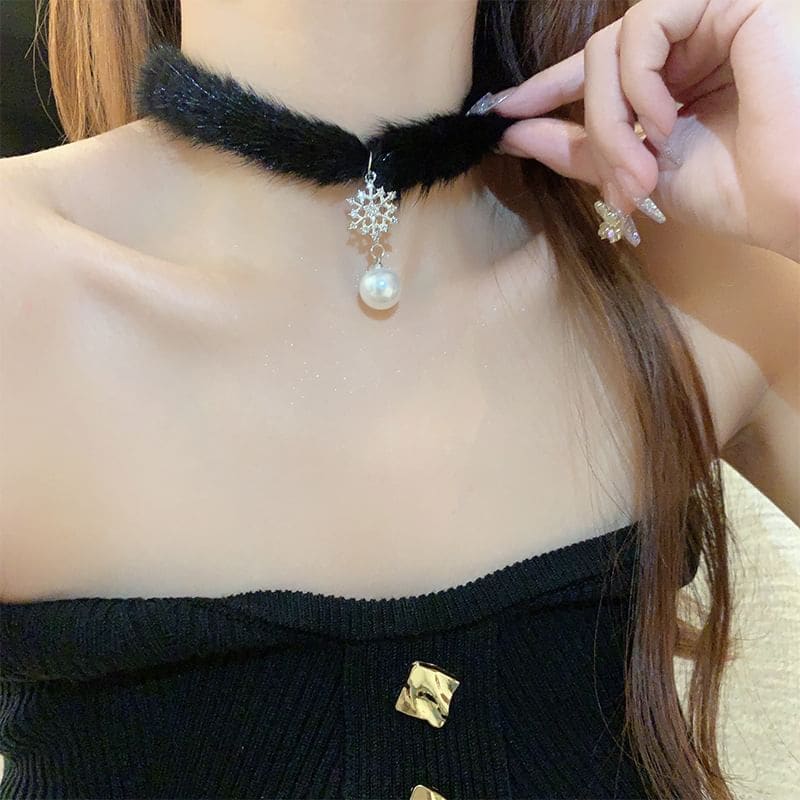 Fluffy Bell Choker