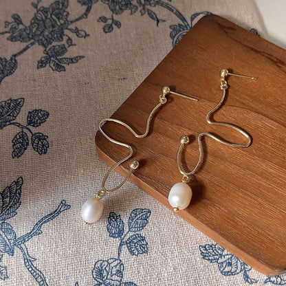 Freshwater Pearl Drop Earring