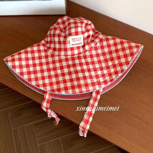 Gingham Bucket Hat With Chin Strap - Red / One Size