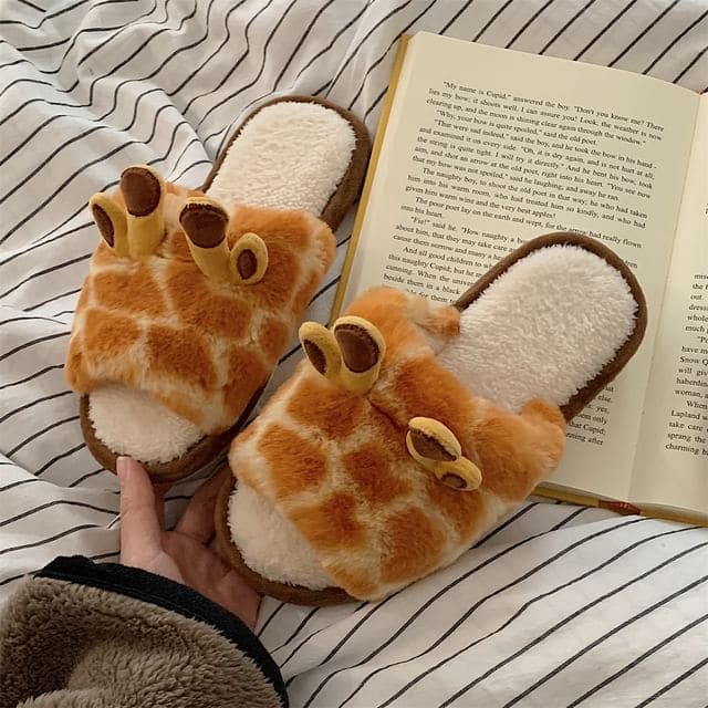 Giraffe Home Slippers - White & Tangerine / 36 To 37