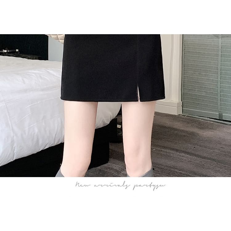 High Rise Plain Side-Slit Mini Pencil Skirt