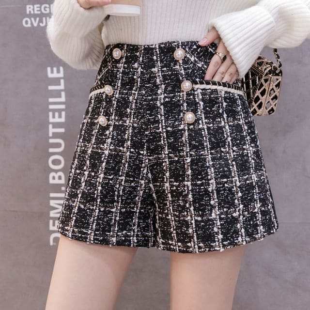 High Waist Plaid Faux Pearl Shorts - Black / S