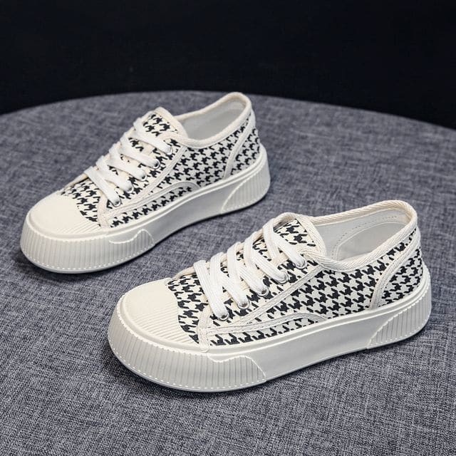 Houndstooth Sneakers - Black / 35