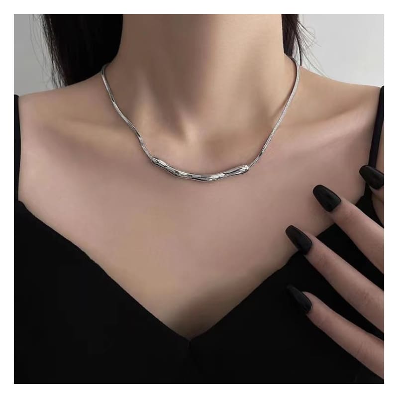 Irregular Bar Alloy Choker