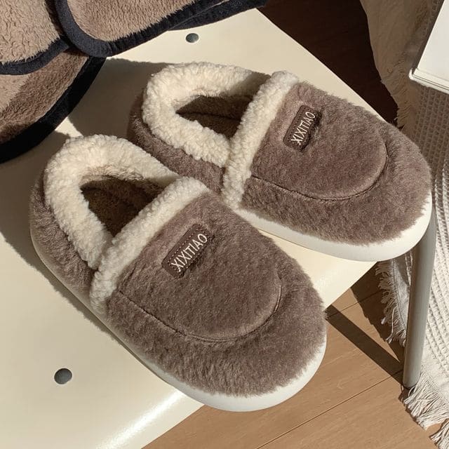 Label Applique Fluffy Slippers - Label Applique - Brown