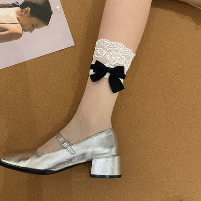 Lace Trim Bow Socks - White / One Size