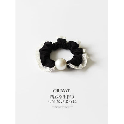 Lace-Trim Pearl Scrunchie