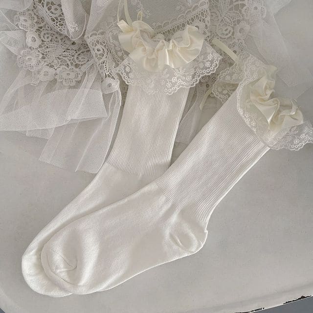 Lace Trim Socks - White / One Size