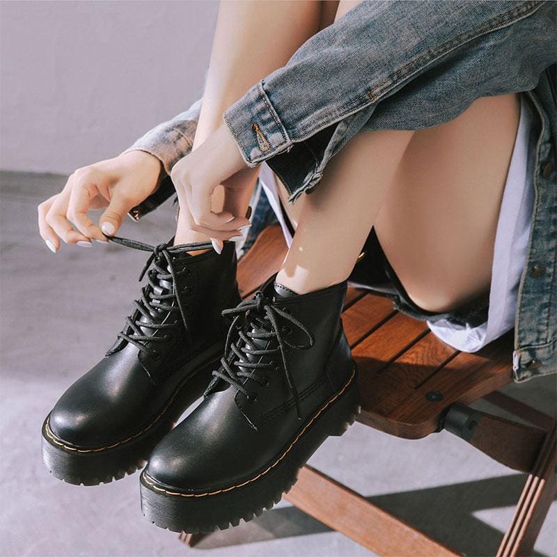 Leather Platform Lace Up Round Toe Martin Boots