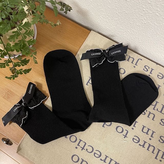 Lettering Bow Socks - Black / One Size