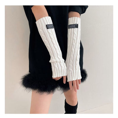 Lettering Knit Gloves