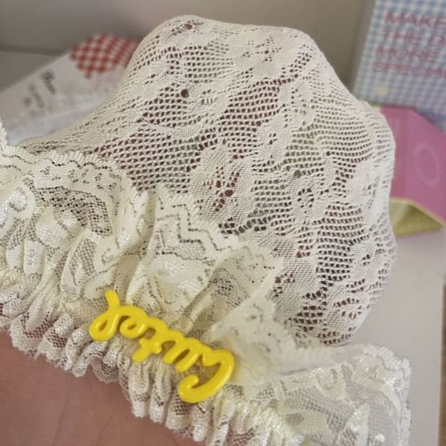 Lettering Pendant Floral Lace Socks - Lemon Yellow Letter