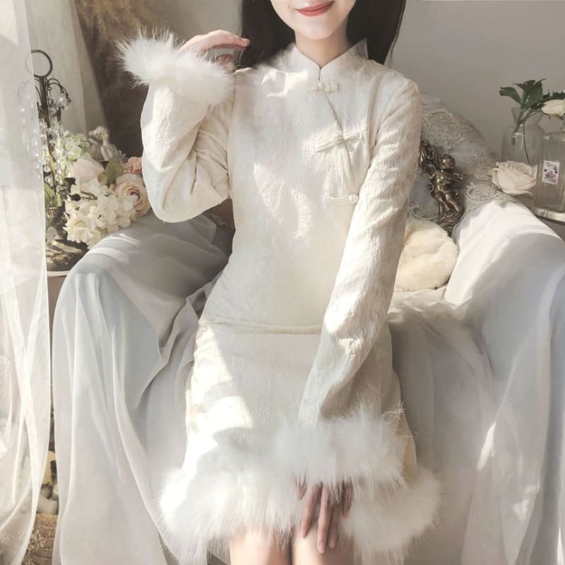 Long-Sleeve Band Collar Floral Fluffy Trim Qipao