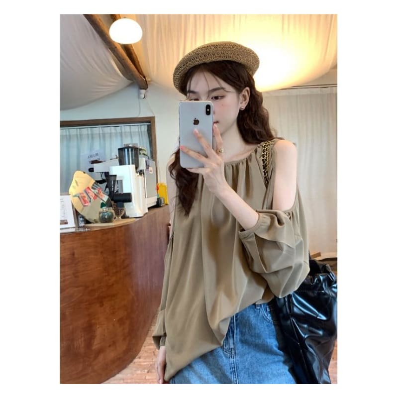 Long-Sleeve Cold Shoulder Plain Gathered Top