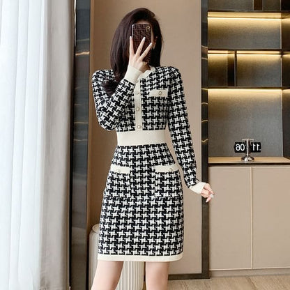 Long-Sleeve Crew Neck Patterned Knit Mini Sheath Dress