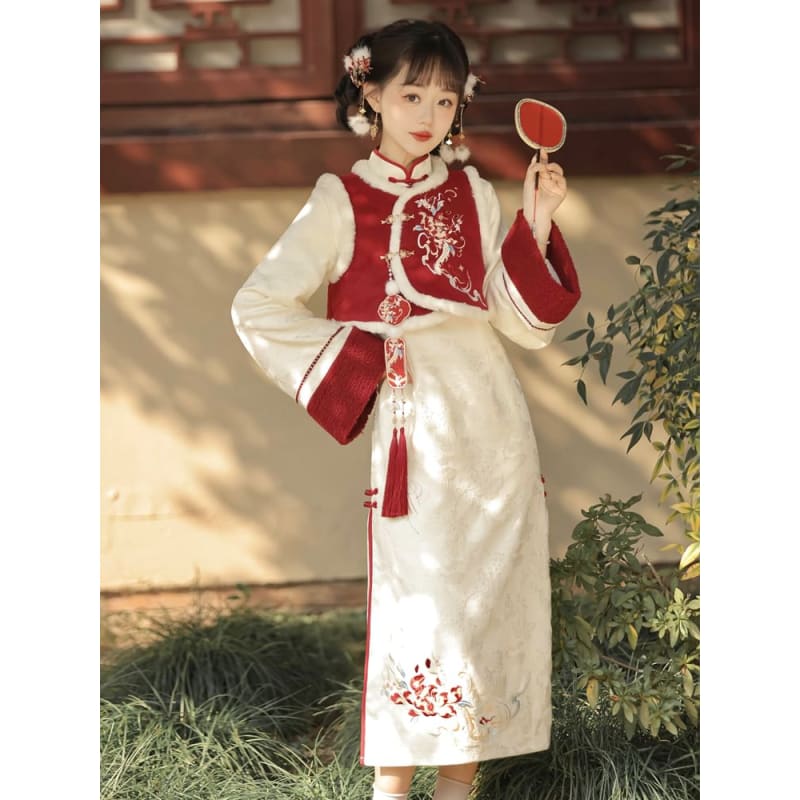 Long-Sleeve Lolita Floral Embroidered A-Line Qipao / Round