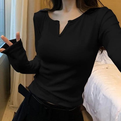 Long-Sleeve Notched Plain T-Shirt - Black / S - Clothing