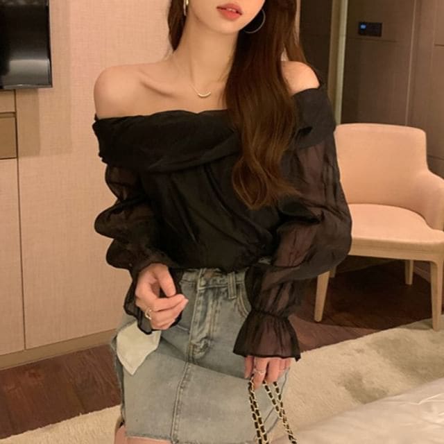 Long-Sleeve Off-Shoulder Plain Blouse - Black / One Size