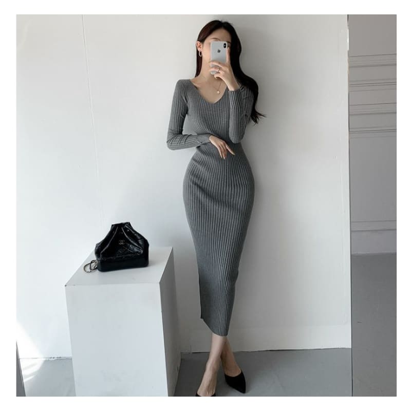 Long-Sleeve Plain Knit Sheath Dress