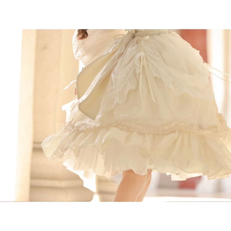 Long-Sleeve Round Neck Lolita Floral Applique Bow Ruffle