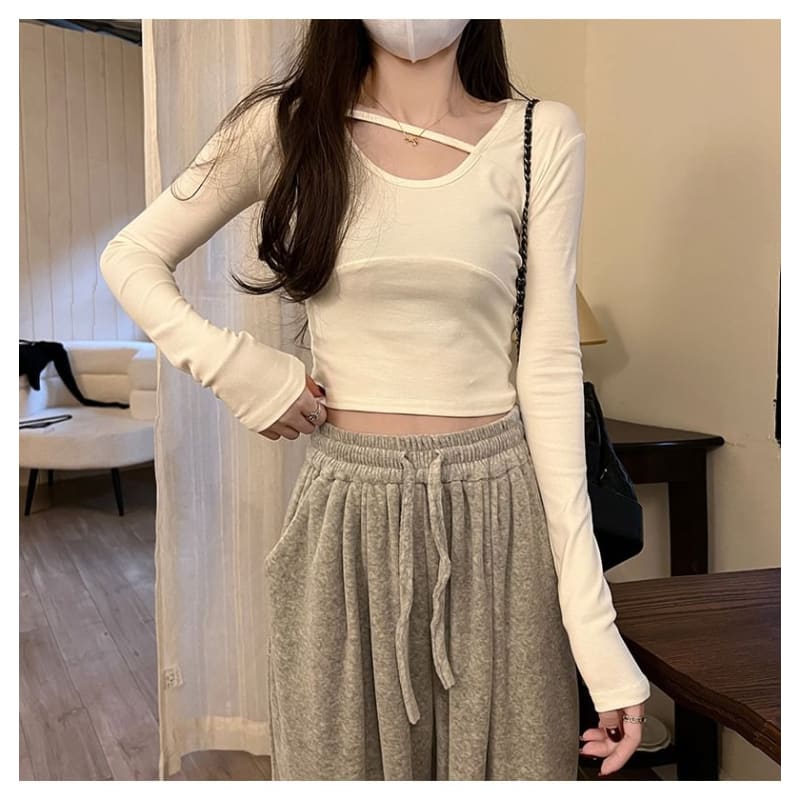 Long-Sleeve Round Neck Plain Crop T-Shirt