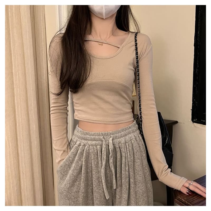 Long-Sleeve Round Neck Plain Crop T-Shirt