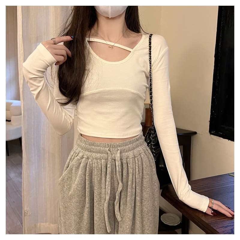 Long-Sleeve Round Neck Plain Crop T-Shirt