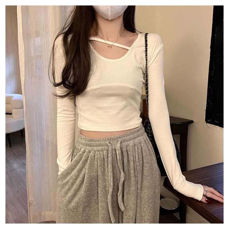 Long-Sleeve Round Neck Plain Crop T-Shirt