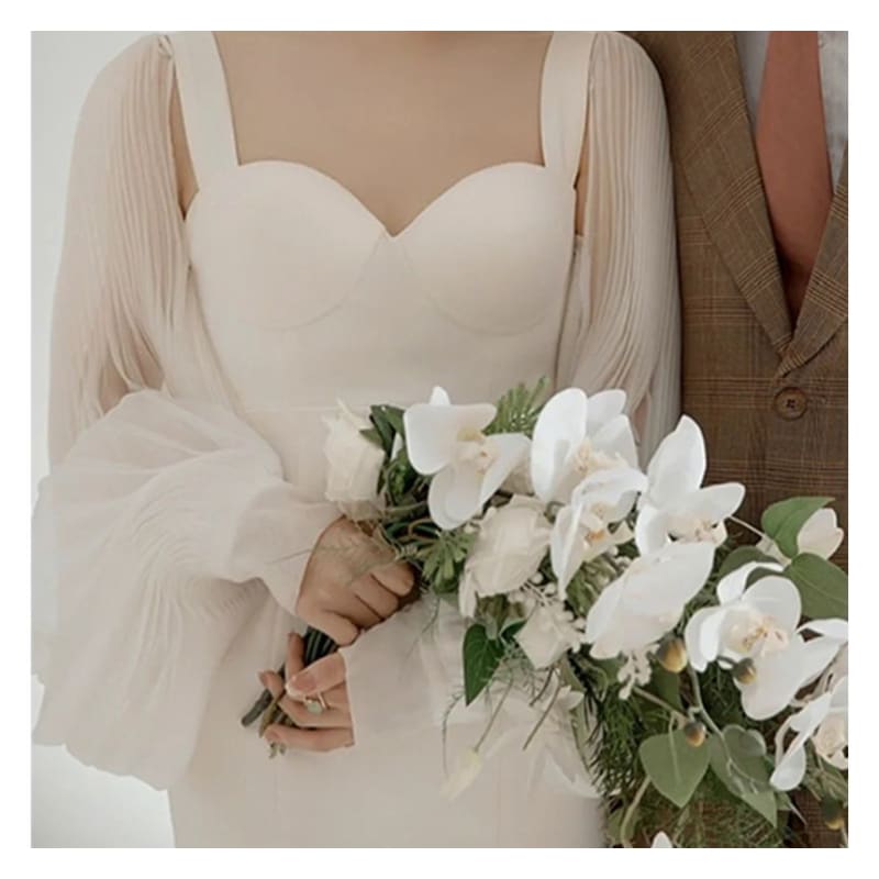 Long-Sleeve Sweetheart Neckline Plain Sheath Wedding Gown