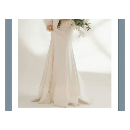 Long-Sleeve Sweetheart Neckline Plain Sheath Wedding Gown