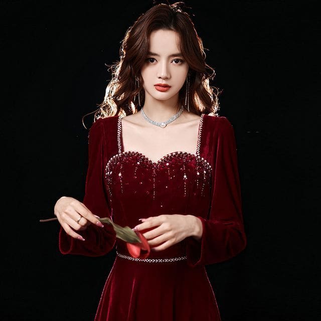 Long-Sleeve Sweetheart-Neckline Rhinestone A-Line Evening