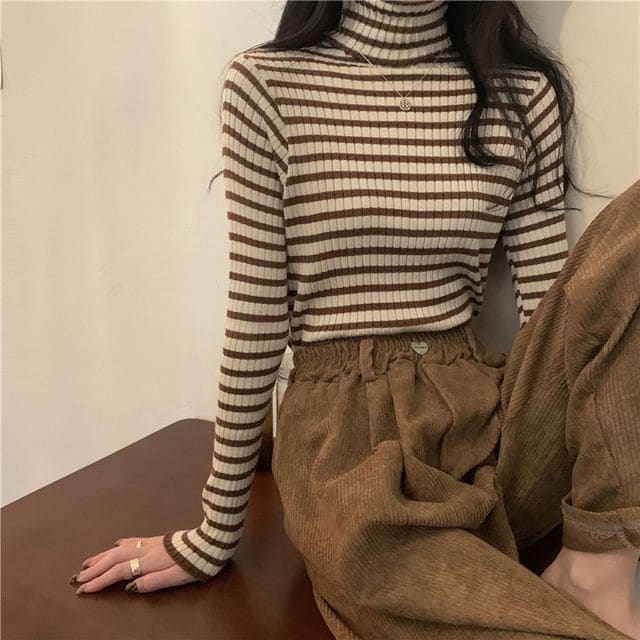 Long-Sleeve Turtleneck Striped Ribbed Knit Top - Almond