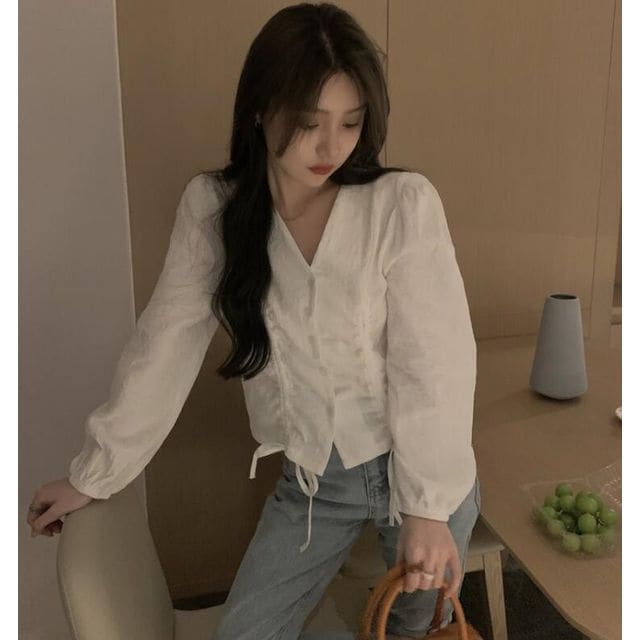 Long-Sleeve V-Neck Plain Ruched Button-Up Blouse - White / S